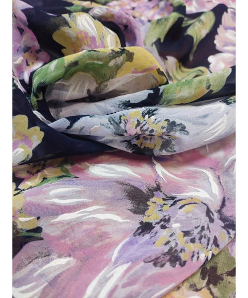 Czarna tkanina szyfon z wzorem - pastelowe kwiaty piwonii